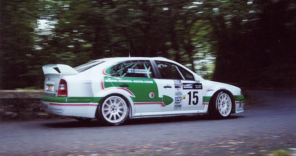 Kuo jau kuo, bet ilgiu Škoda Octavia WRC nesikuklino.